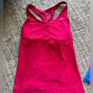 Nike dri-fit tank size s